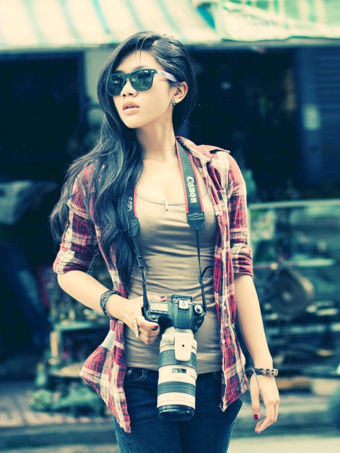 Das Brunette Asian Girl With Photo Camera Wallpaper 480x640