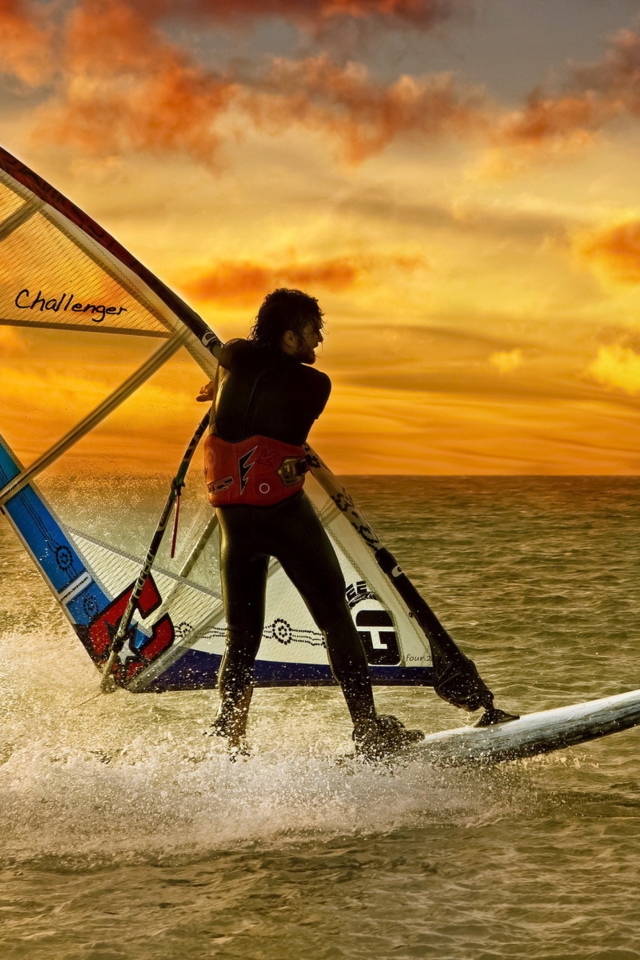 Das Surfing At Sunset Wallpaper 640x960