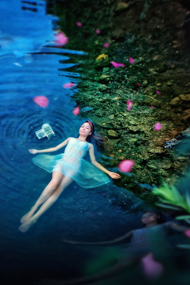 Das Water Fairy Wallpaper 640x960
