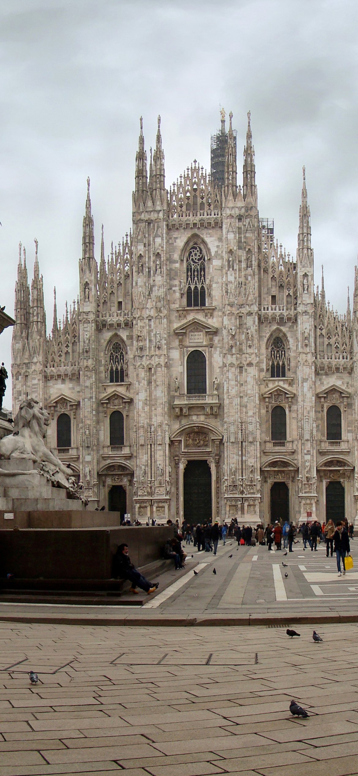 Das Milan Cathedral, Duomo di Milano Wallpaper 1170x2532