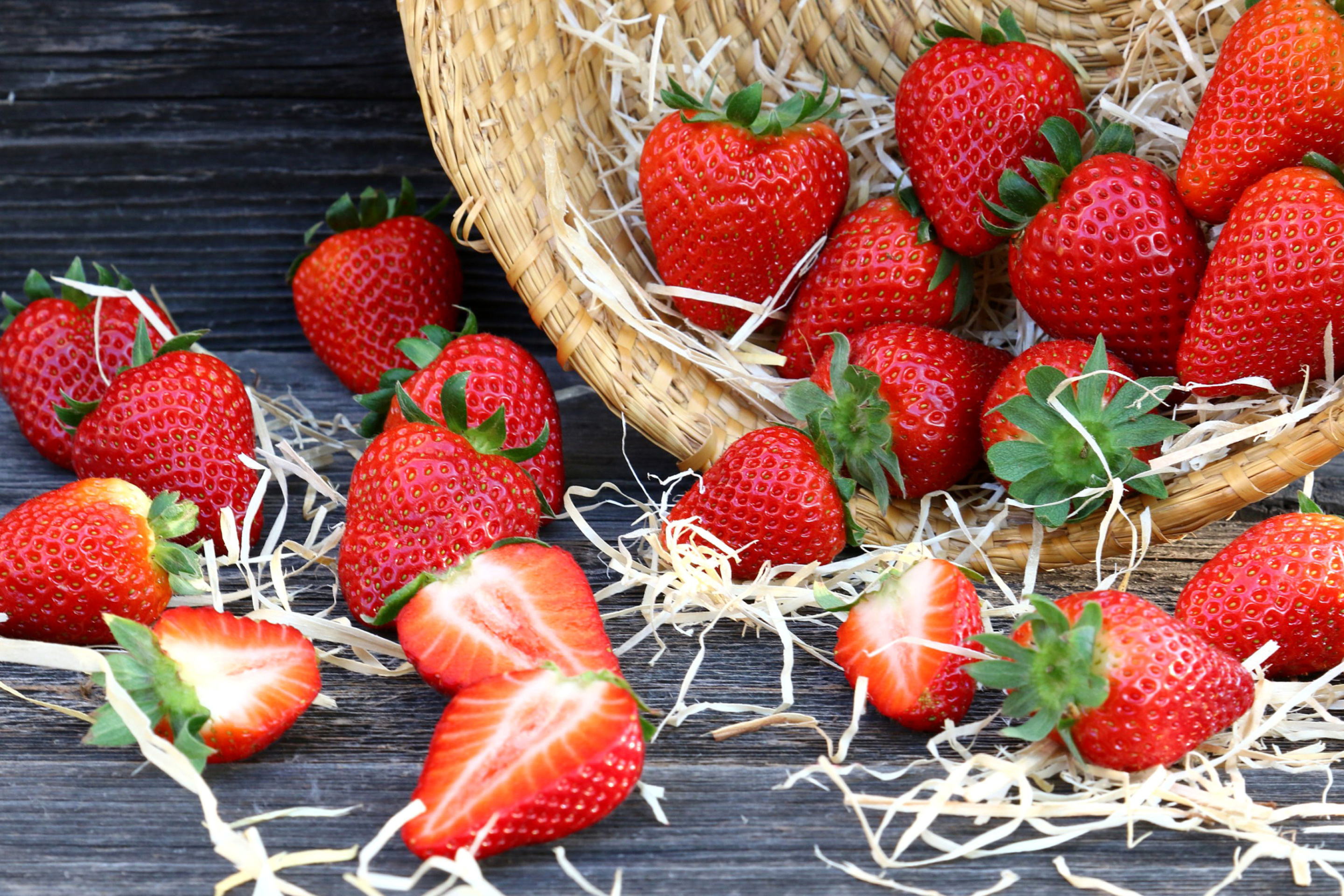 Fondo de pantalla Strawberry Basket 2880x1920