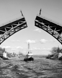 Fondo de pantalla Boat And Bridge 128x160