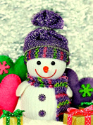 Fondo de pantalla Homemade Snowman with Gifts 132x176