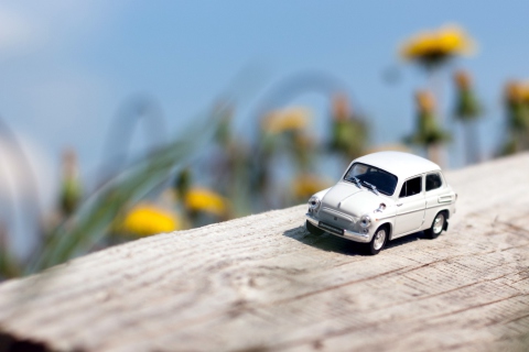 Fondo de pantalla Miniature Toy Car 480x320