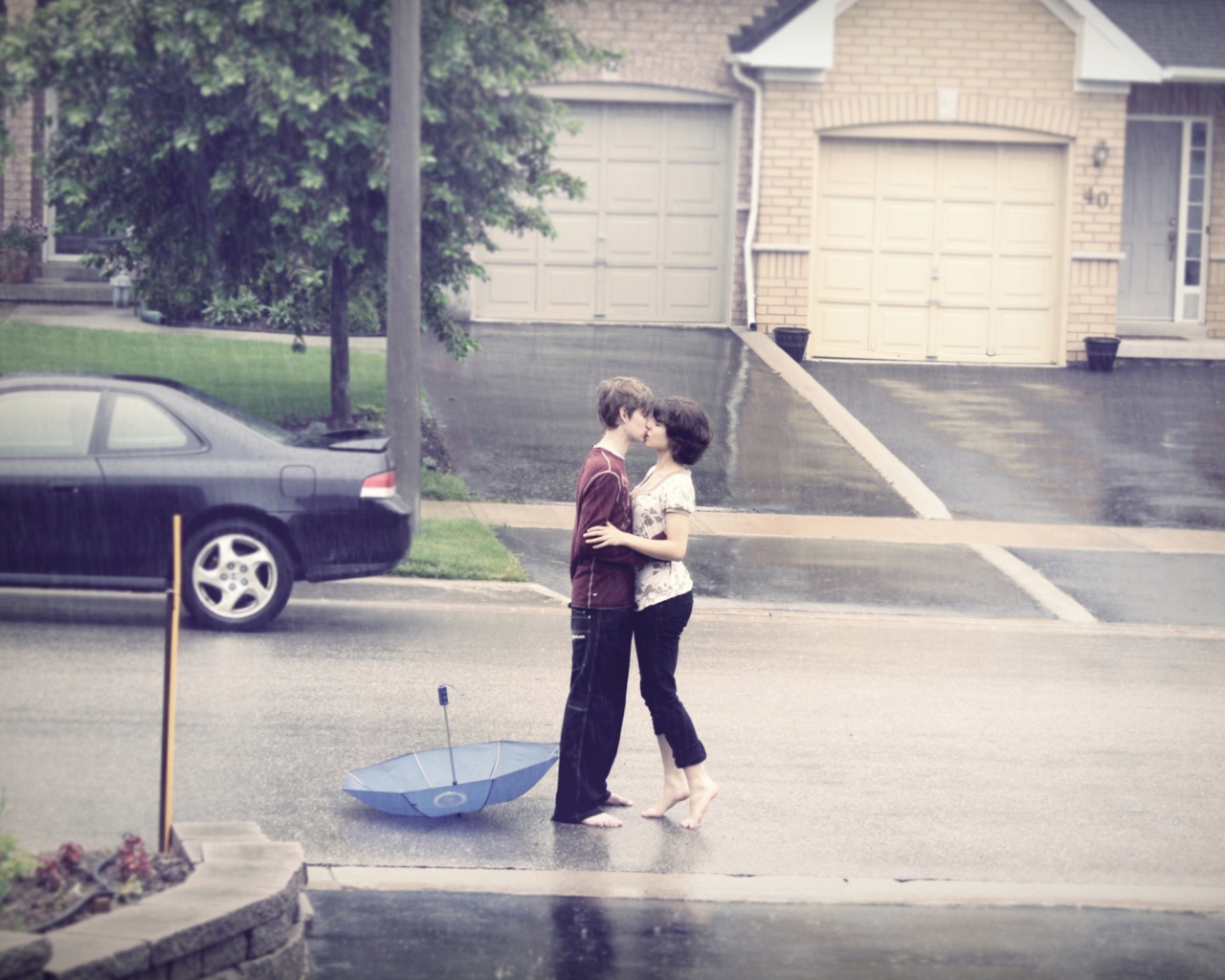 Fondo de pantalla Kissing In The Rain 1280x1024