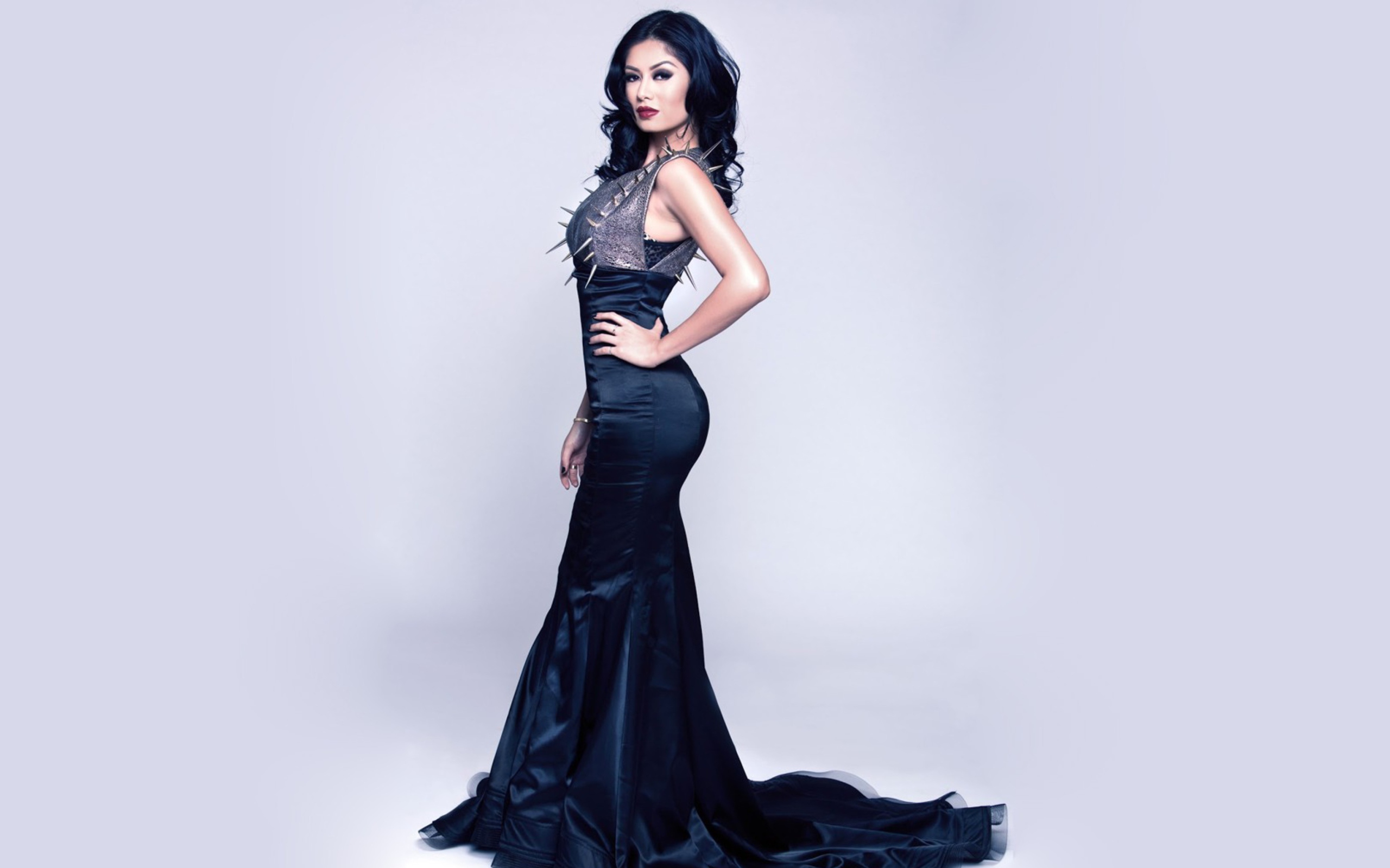 Das Gorgeous Kim Lee In Black Dress Wallpaper 2560x1600
