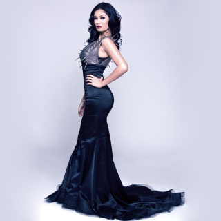 Gorgeous Kim Lee In Black Dress - Obrázkek zdarma pro iPad mini 2