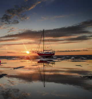 Beautiful Boat At Sunset - Fondos de pantalla gratis para 1024x1024