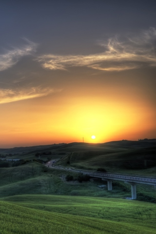 Sfondi Sunset In Tuscany 320x480