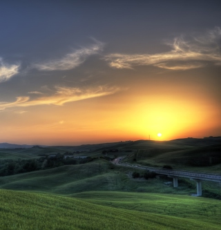Kostenloses Sunset In Tuscany Wallpaper für 2048x2048