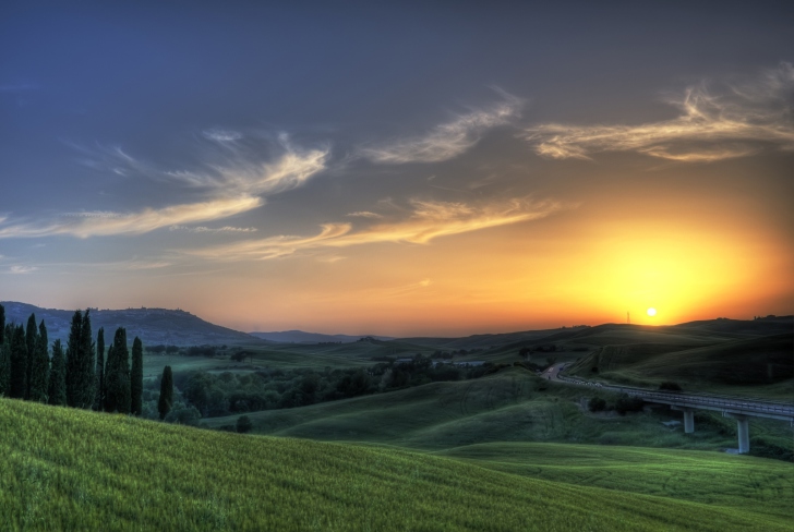 Das Sunset In Tuscany Wallpaper