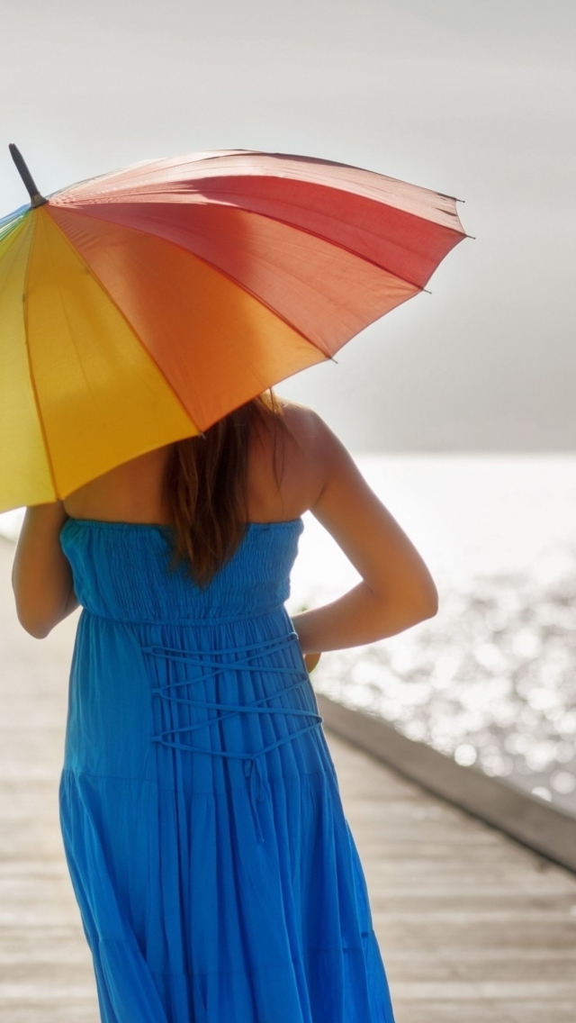 Fondo de pantalla Blue Dress And Rainbow Umbrella 640x1136
