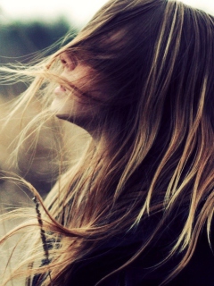 Das Beautiful Girl With Wind In Her Hair Wallpaper 240x320