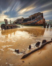 Shipwreck wallpaper 176x220