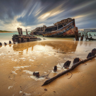 Kostenloses Shipwreck Wallpaper für 2048x2048