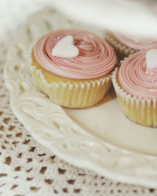 Hearty Cupcake wallpaper 176x220