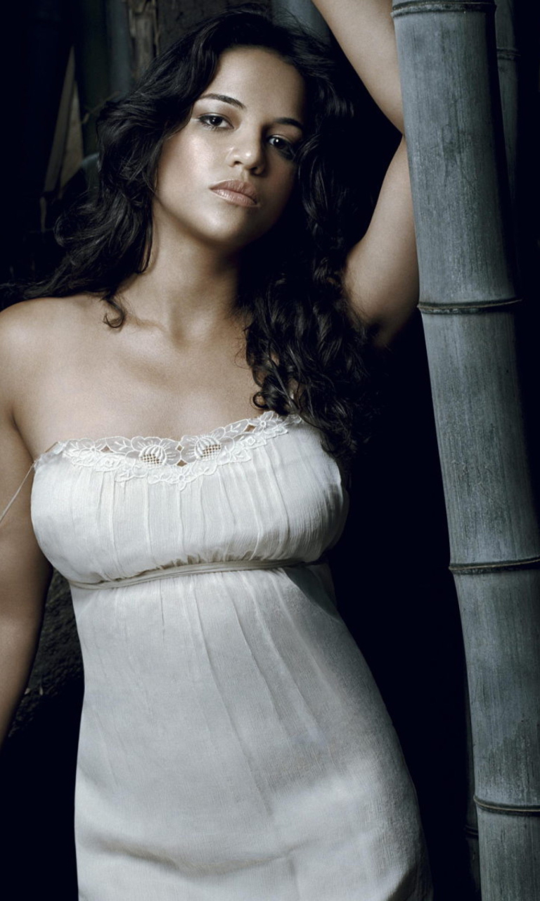 Gorgeous Michelle Rodriguez wallpaper 768x1280