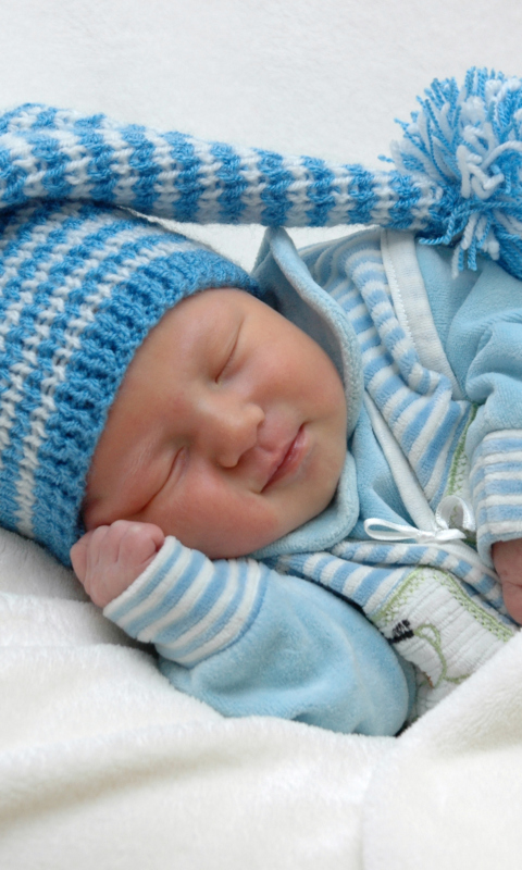Fondo de pantalla Happy Baby Sleeping 480x800