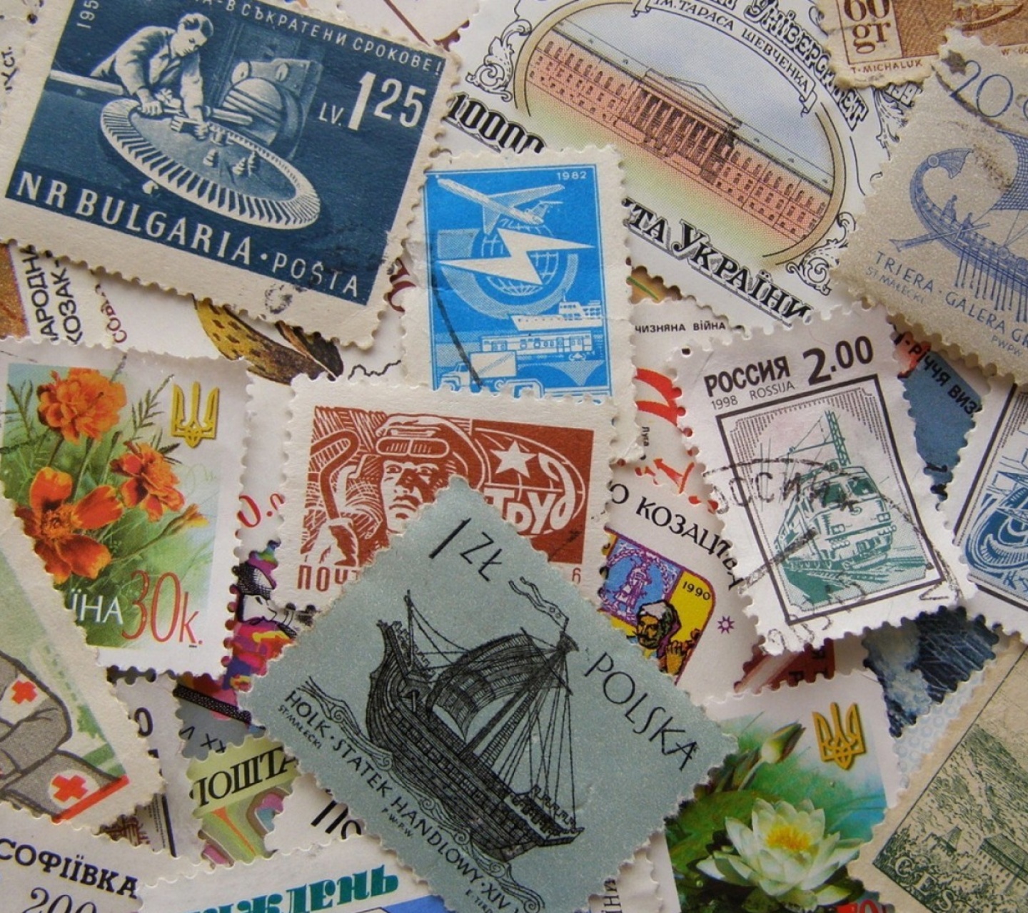 Postage stamp wallpaper 1440x1280