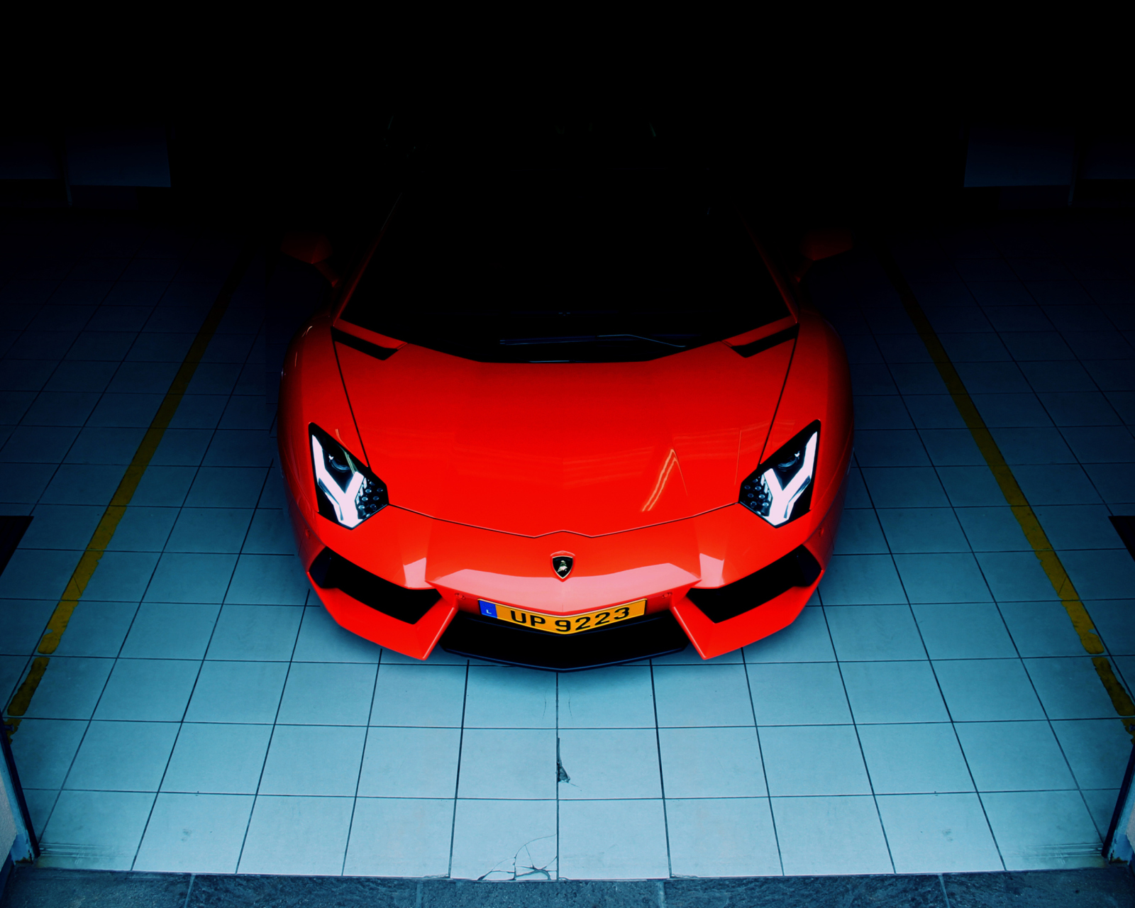Das Red Lamborghini Aventador Wallpaper 1600x1280