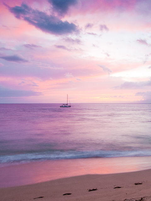 Screenshot №1 pro téma Pink Evening And Lonely Boat At Horizon 480x640