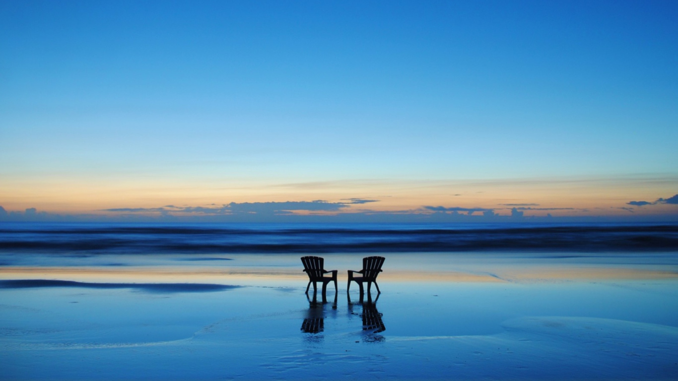 Sfondi Beach Chairs For Couple At Sunset 1366x768
