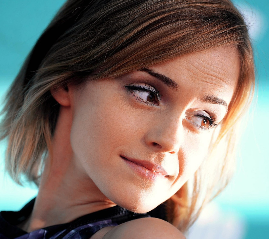 Fondo de pantalla Sweet Emma Watson 1080x960