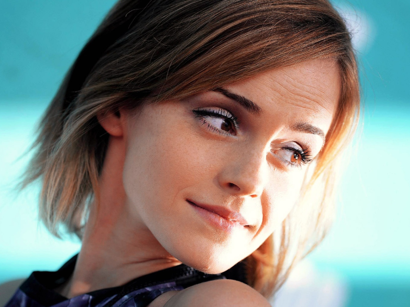 Sweet Emma Watson wallpaper 1400x1050
