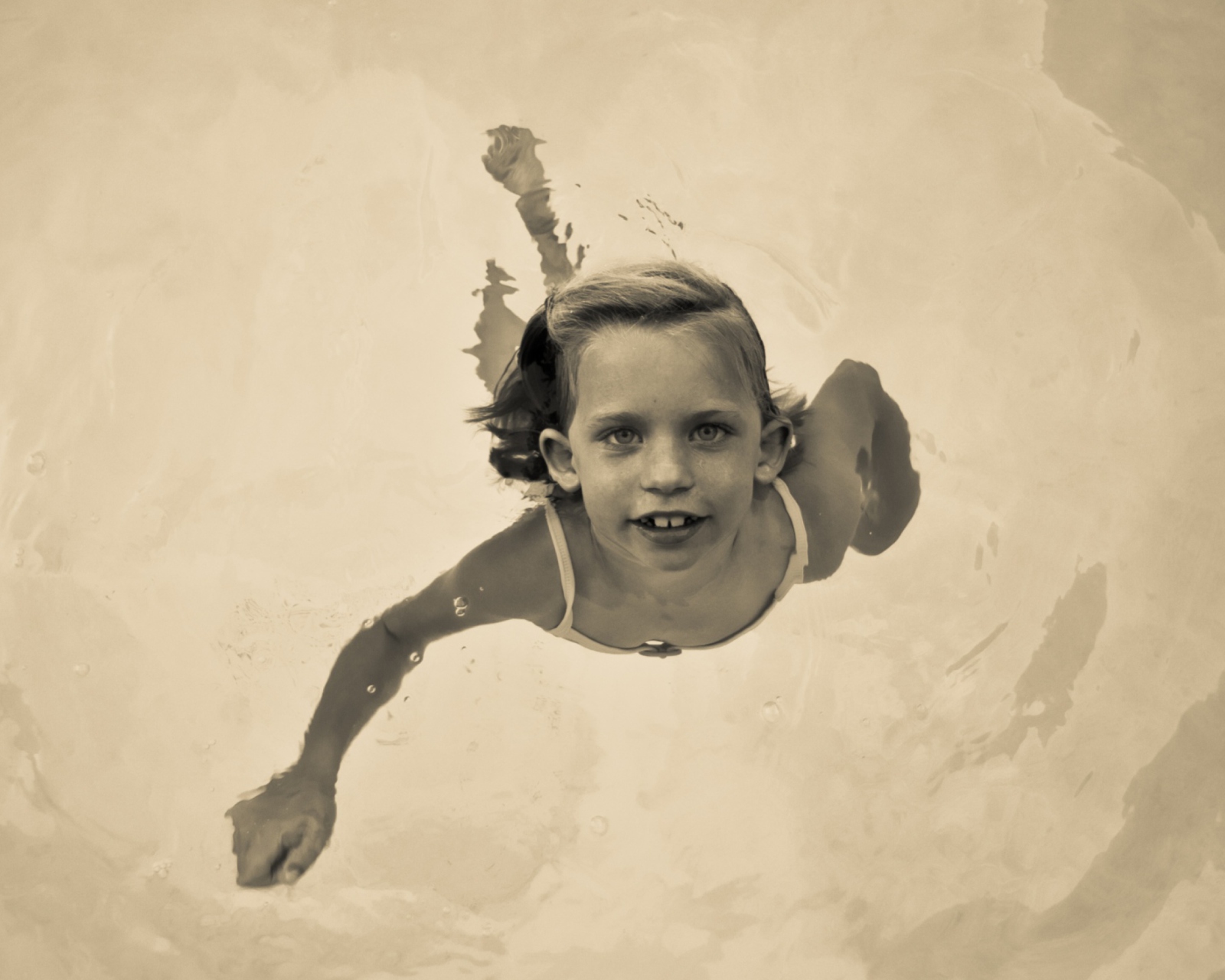 Das Swim Across The World Wallpaper 1600x1280