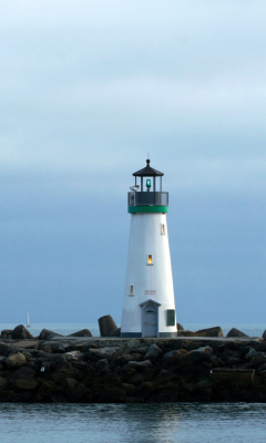 Sfondi White Lighthouse 240x400