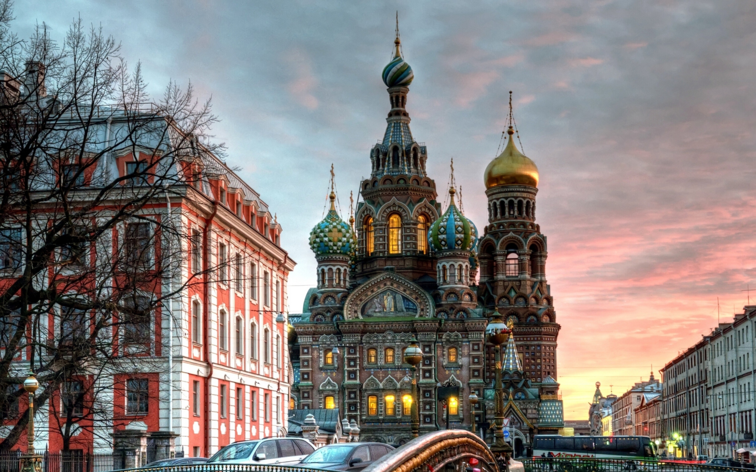 Church In Saint-Petersburg wallpaper 2560x1600