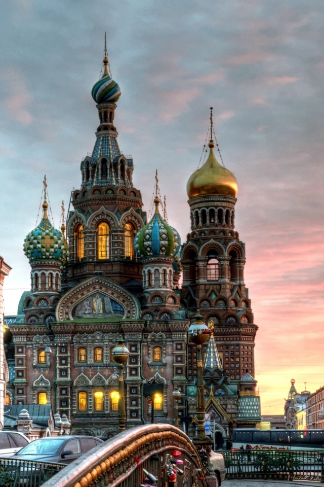 Church In Saint-Petersburg wallpaper 640x960