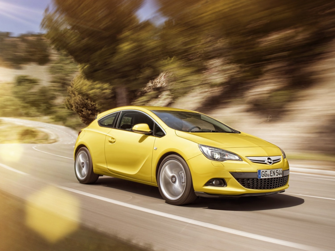 Opel Astra GTC wallpaper 1400x1050