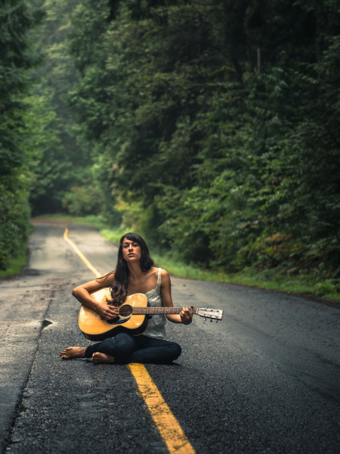 Das Girl Playing Guitar On Countryside Road Wallpaper 480x640