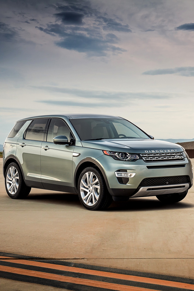 Fondo de pantalla Land Rover Discovery Sport in Hangar 640x960