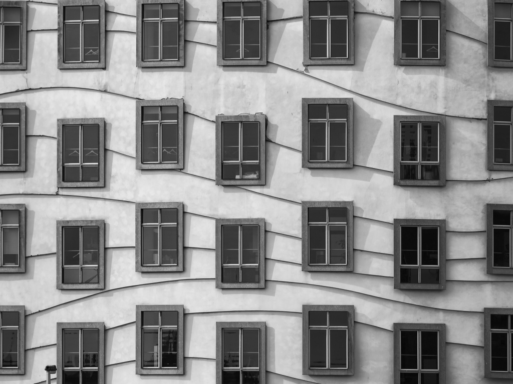 Das Windows Geometry on Dancing House Wallpaper 1024x768