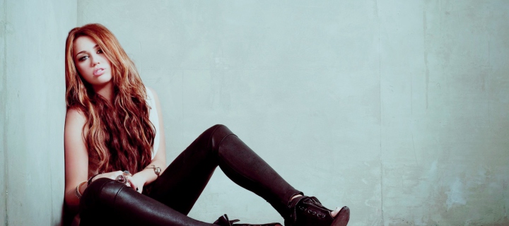 Fondo de pantalla Miley Cyrus Hot 720x320