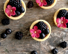 Berry Tart wallpaper 220x176