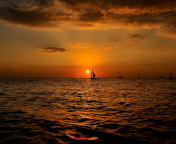 Sfondi Sunset Sailing 176x144
