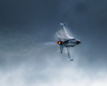 Das F 16 Fighting Falcon Wallpaper 220x176