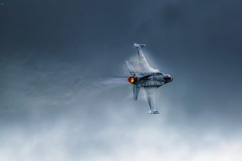 Sfondi F 16 Fighting Falcon 480x320