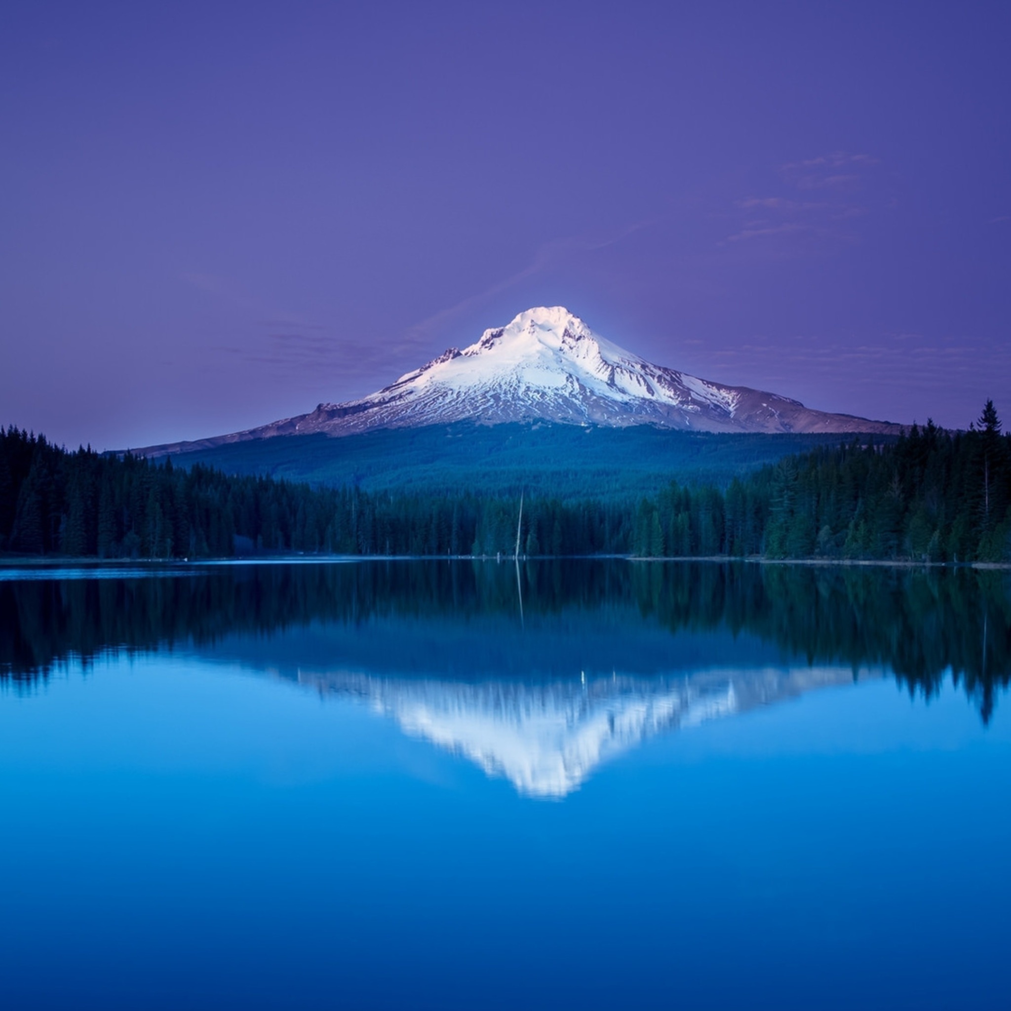 Mountains with lake reflection wallpaper 2048x2048