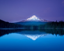 Обои Mountains with lake reflection 220x176