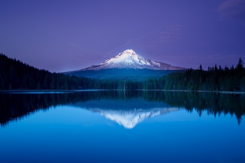Fondo de pantalla Mountains with lake reflection 480x320