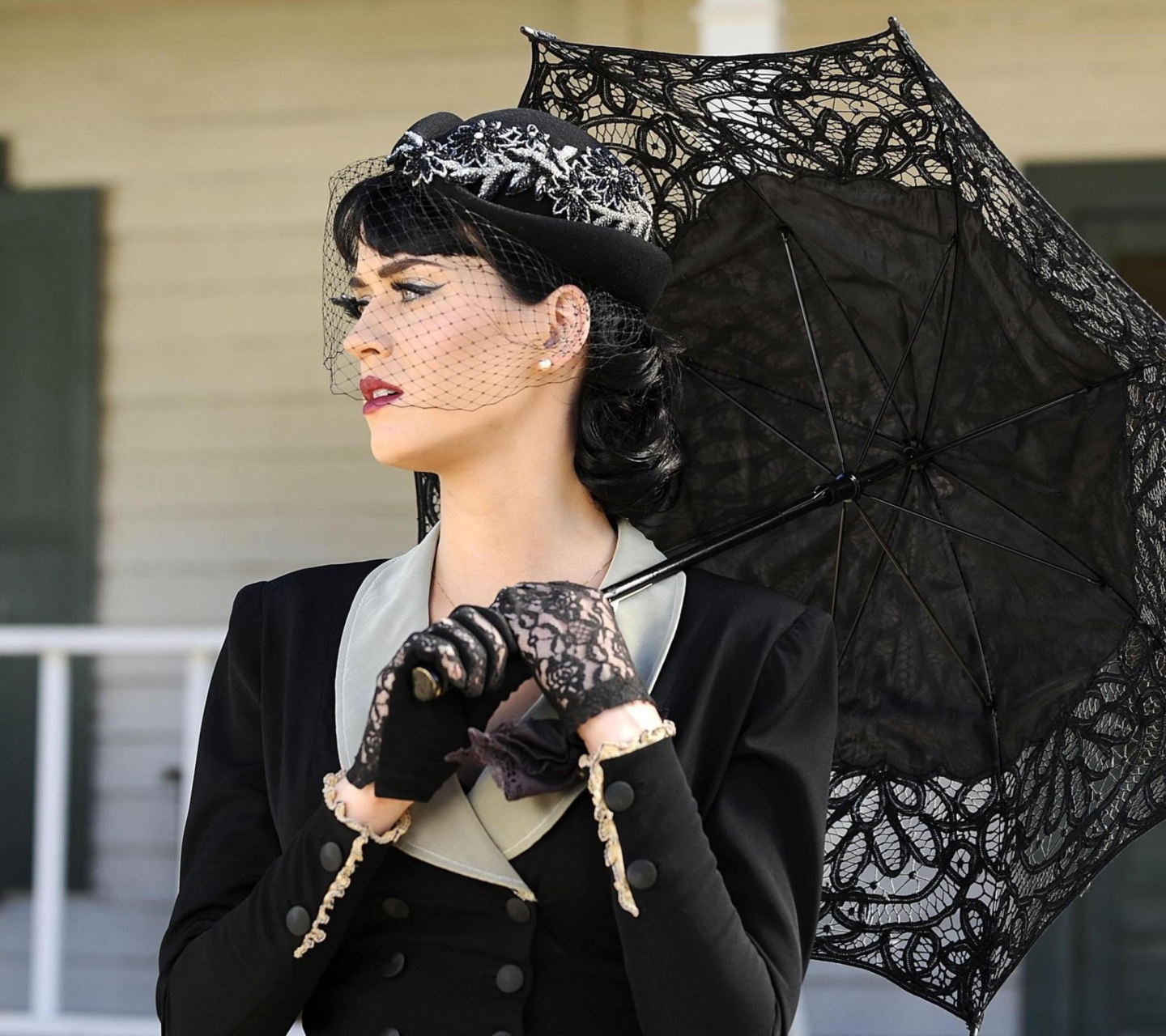 Das Katy Perry Black Umbrella Wallpaper 1440x1280
