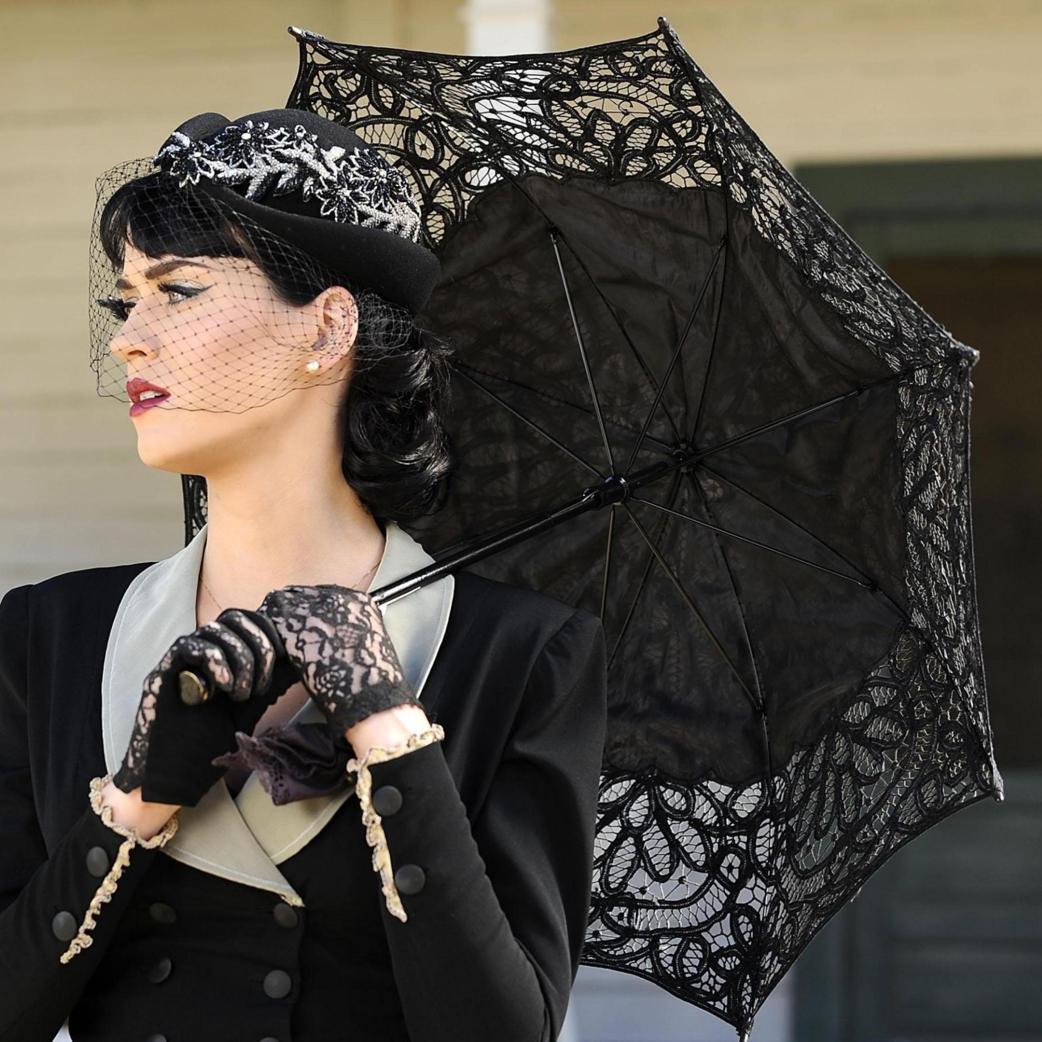 Fondo de pantalla Katy Perry Black Umbrella 2048x2048