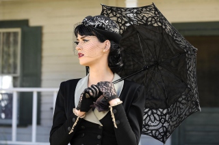 Free Katy Perry Black Umbrella Picture for Android, iPhone and iPad