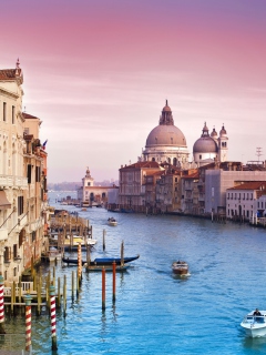 Fondo de pantalla In Venice Italy 240x320