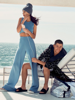 Обои Nick Jonas & Emily Ratajkowski 240x320