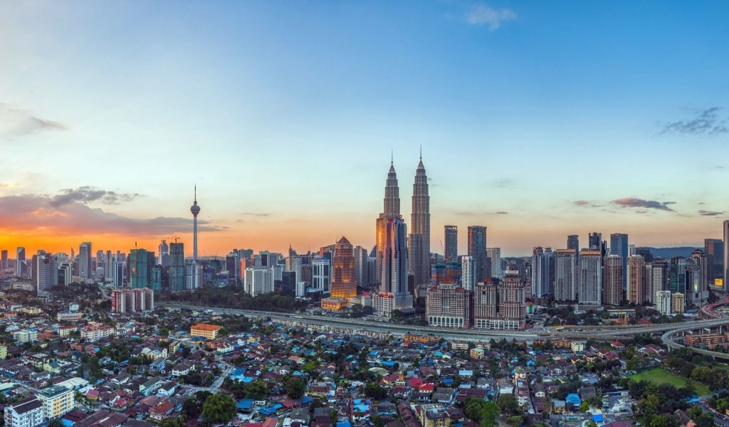 Das Kuala Lumpur Panorama Wallpaper 1024x600